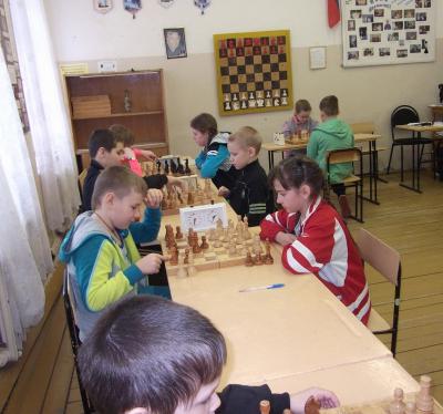 В Ерахтурской средней школе наградили лучших шахматистов и шашистов